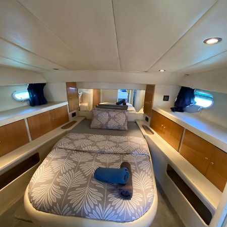 Отель - Divali - Duerme En Un Confortable Yate En Barcelona Сан-Адриан-де-Бесос Экстерьер фото